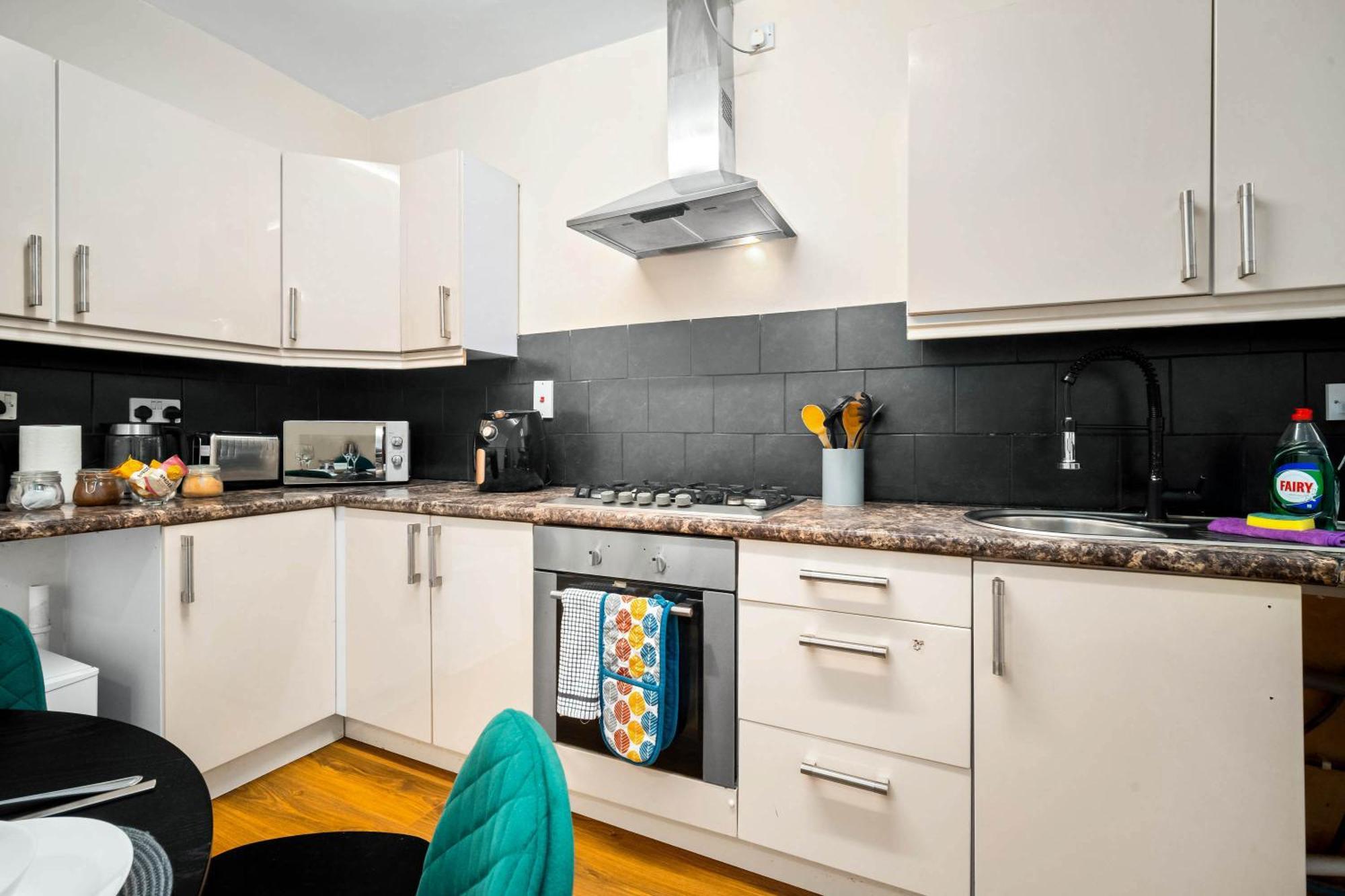 Villa 3 Bed House For Contractors & Families And Free Parking Birmingam Exterior foto